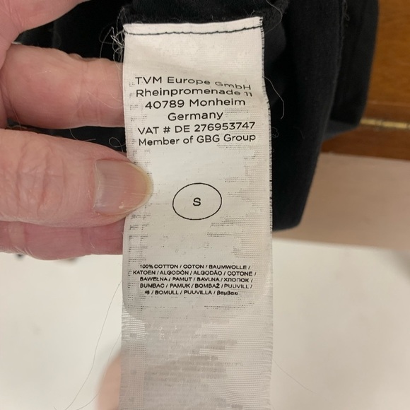 Game of thrones T shirt scoop neck 19 in pit pit length 23 in HBO fantasy - Picture 6 of 6